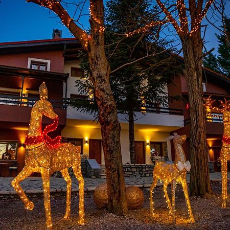 Mz Reindeer Otel Kalívia Dış mekan fotoğraf