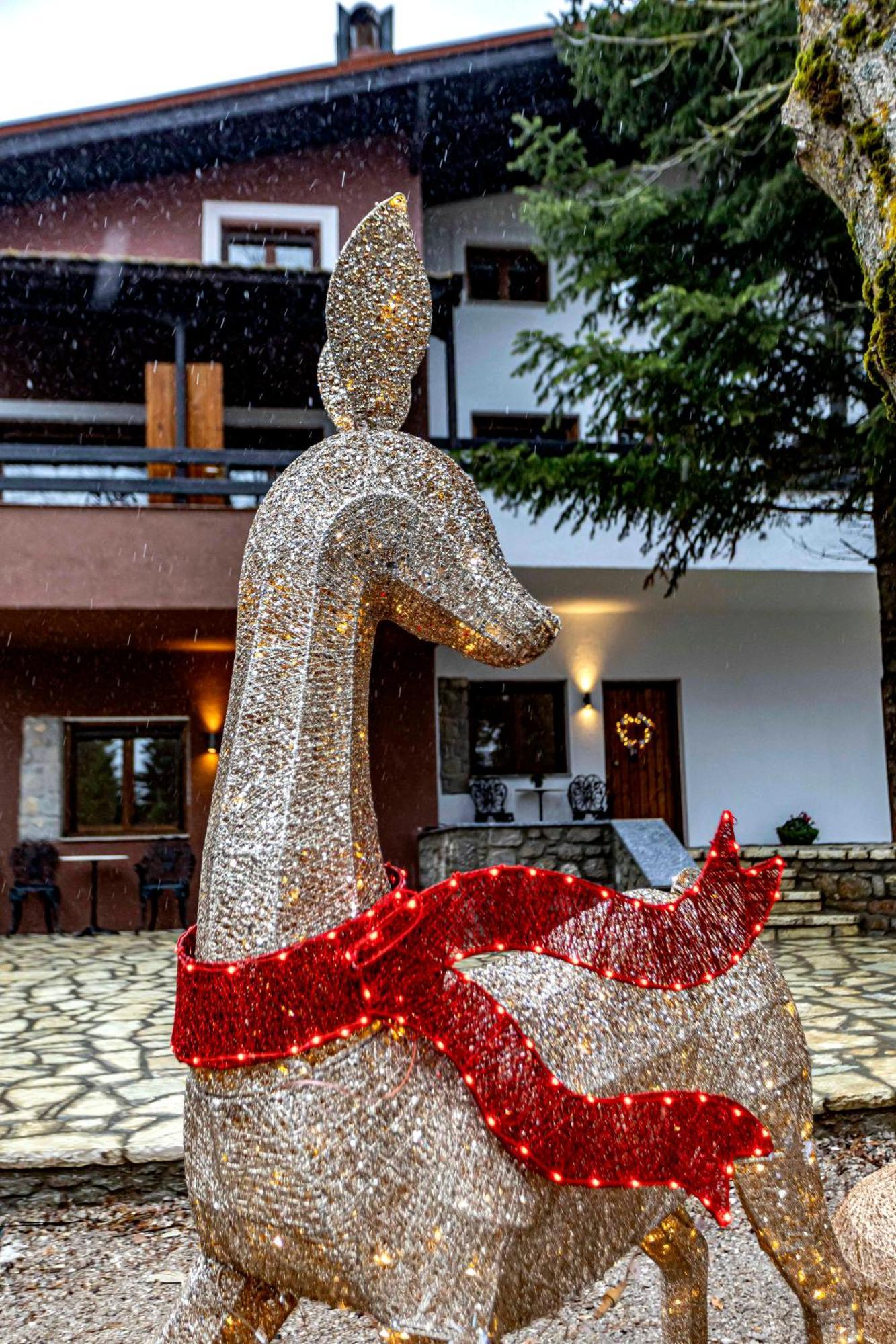 Mz Reindeer Otel Kalívia Dış mekan fotoğraf