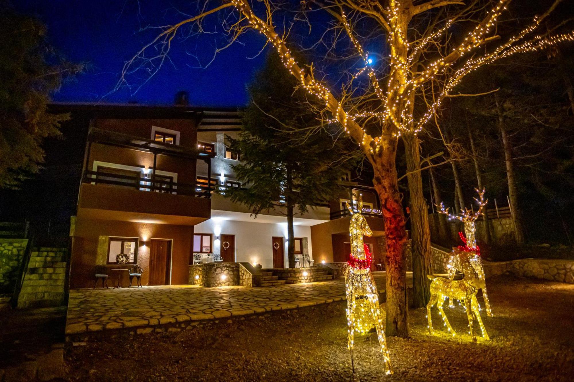 Mz Reindeer Otel Kalívia Dış mekan fotoğraf